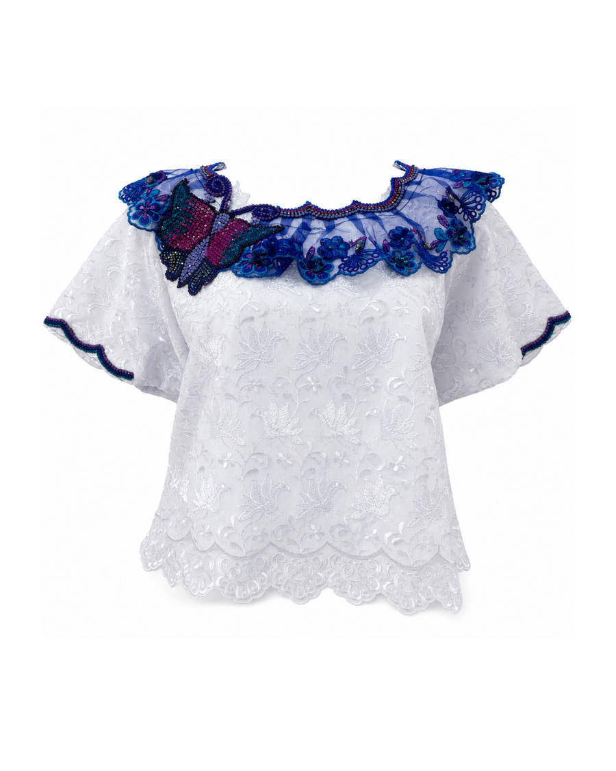 Blusa con bordado típico